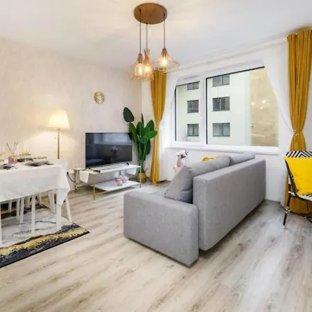Апартаменты B101 - Liberty Bridge Lovely With Free Parking *